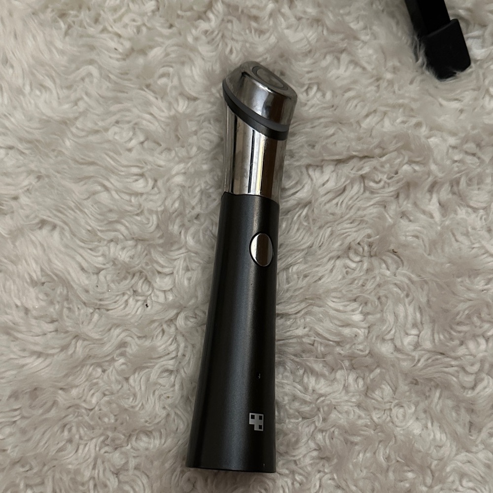 Medicube Black Facial Roller Massager with Stainless Steel Head - Unbranded